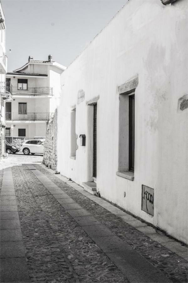La Corte Di Grazia_Iun P2039/40 Нуоро Экстерьер фото